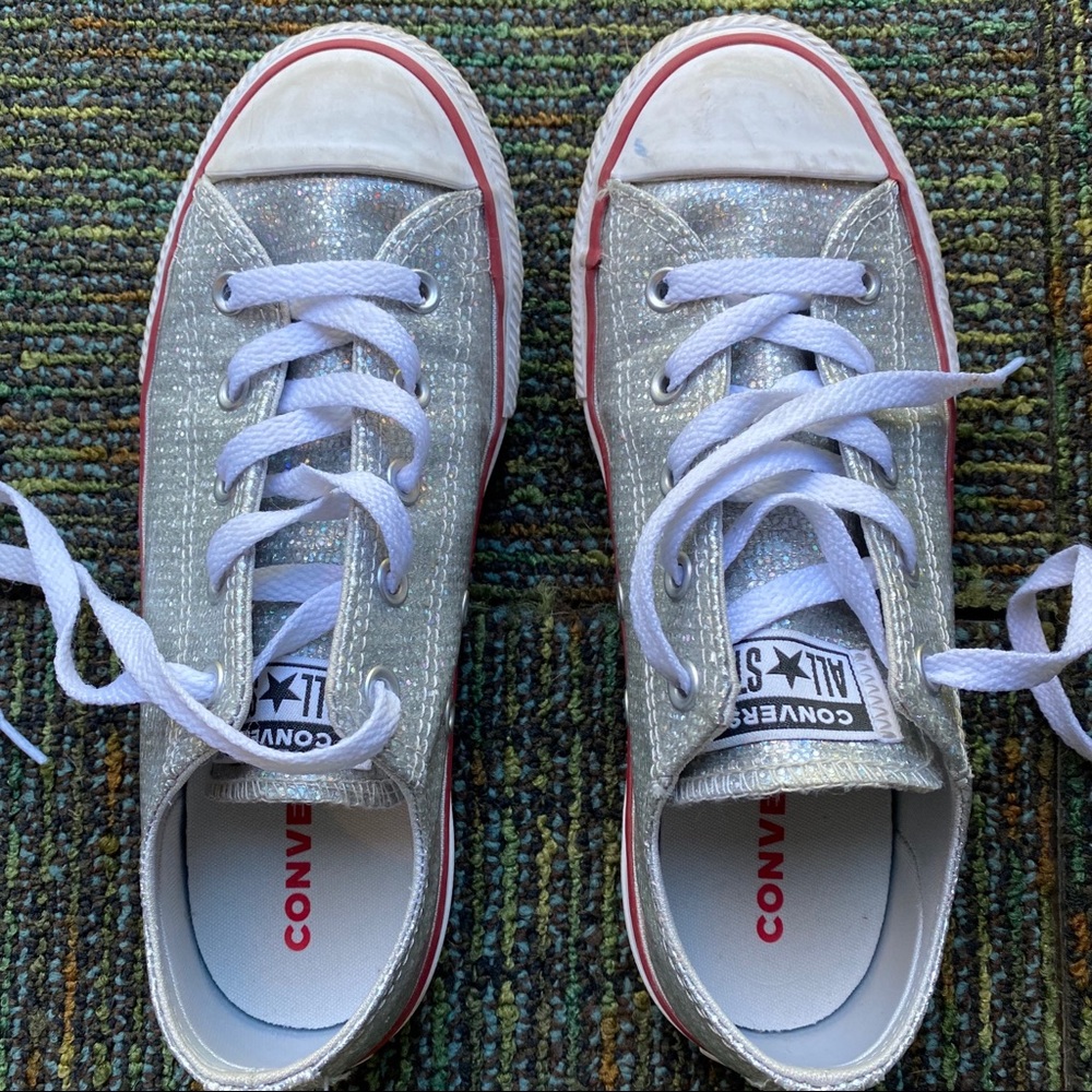 Girls Converse Chuck Taylor’s size 3